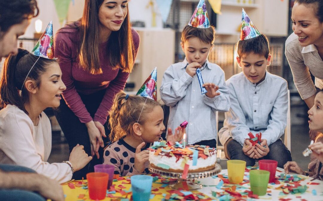 Organiser un anniversaire d'enfant à la maison sur le thème de Spider-man