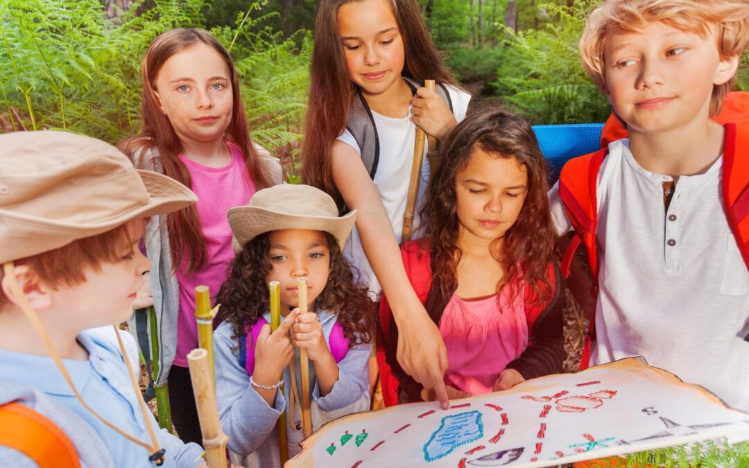 Comment organiser une chasse au trésor éducative : Étapes et idées